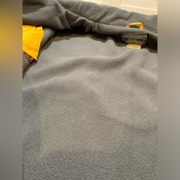 Cabelas yellow jacket size medium - Picture 4 of 12